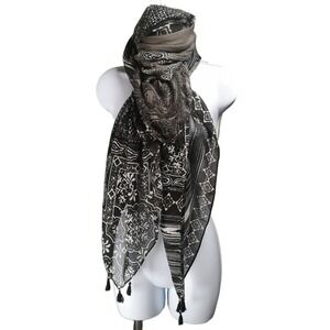 Thyme Maternity Black & Grey Boho Privacy Breastfeeding Scarf